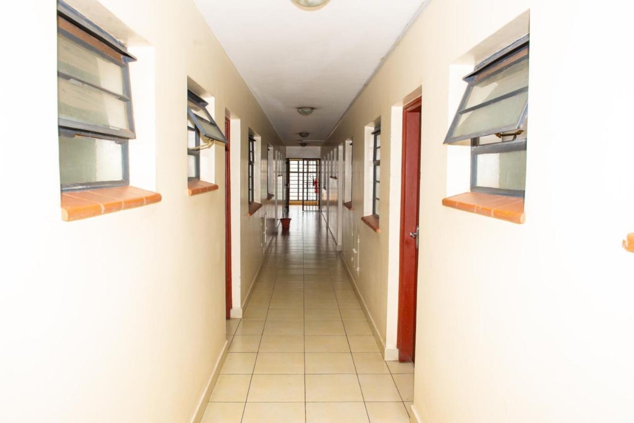 Mercy-Phillips Apartments Located At Eagle Tower Building Nairobi City Centre Kültér fotó