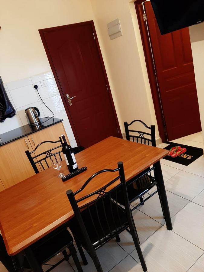Mercy-Phillips Apartments Located At Eagle Tower Building Nairobi City Centre Kültér fotó