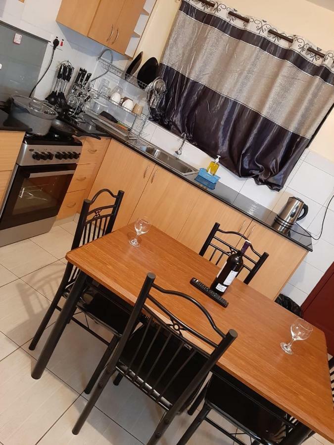 Mercy-Phillips Apartments Located At Eagle Tower Building Nairobi City Centre Kültér fotó