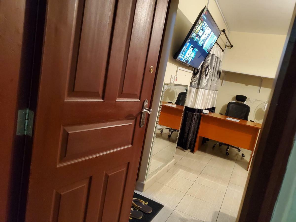 Mercy-Phillips Apartments Located At Eagle Tower Building Nairobi City Centre Kültér fotó